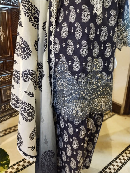 Embroidered Patch Work 3pcs Lawn Suite Unstiched